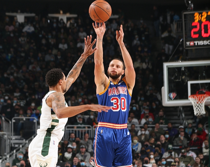 九游娱乐官方网站-雄鹿B队血洗凯尔特人，卡鲁索爆发神勇