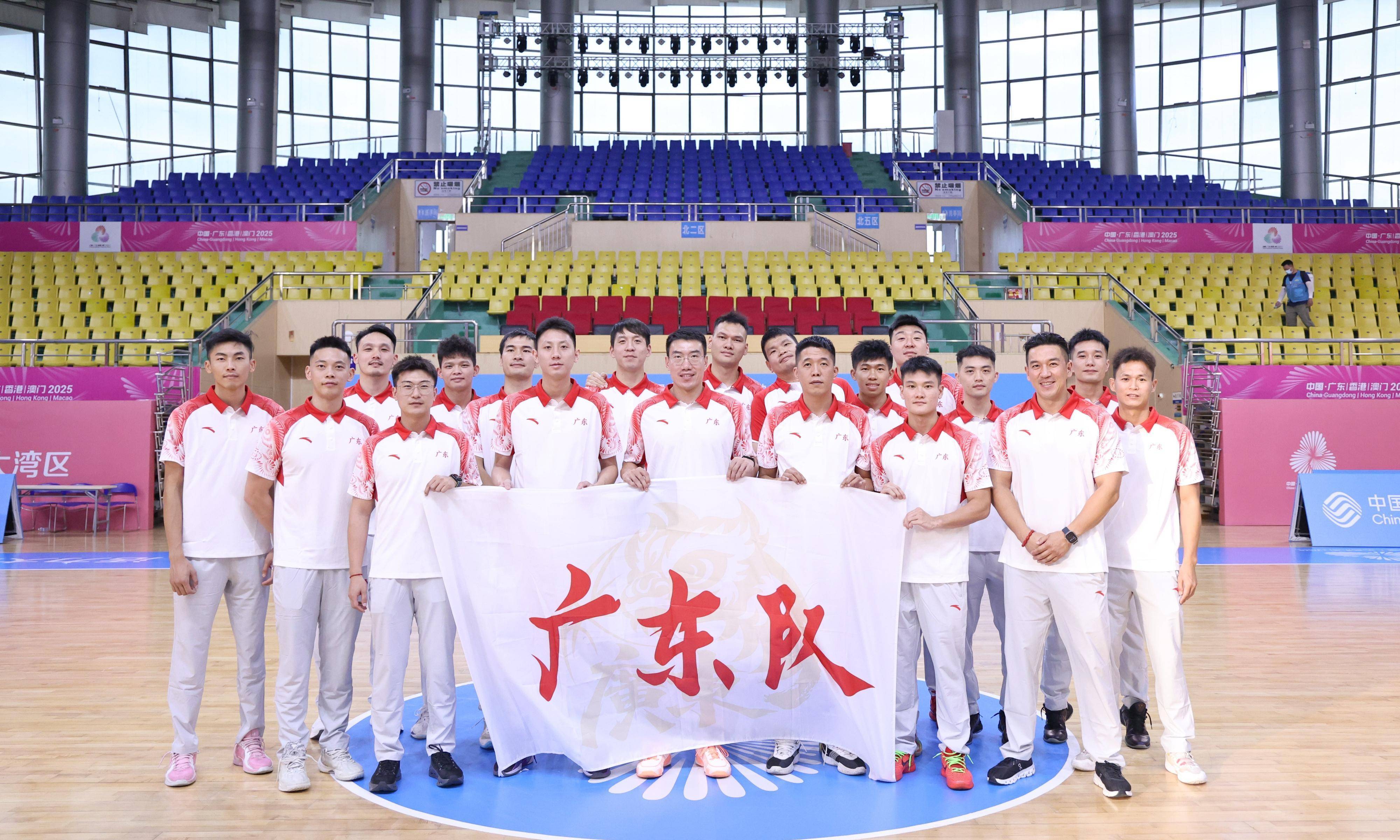 包含广东队失利后备战备受关注，马布里表态的词条