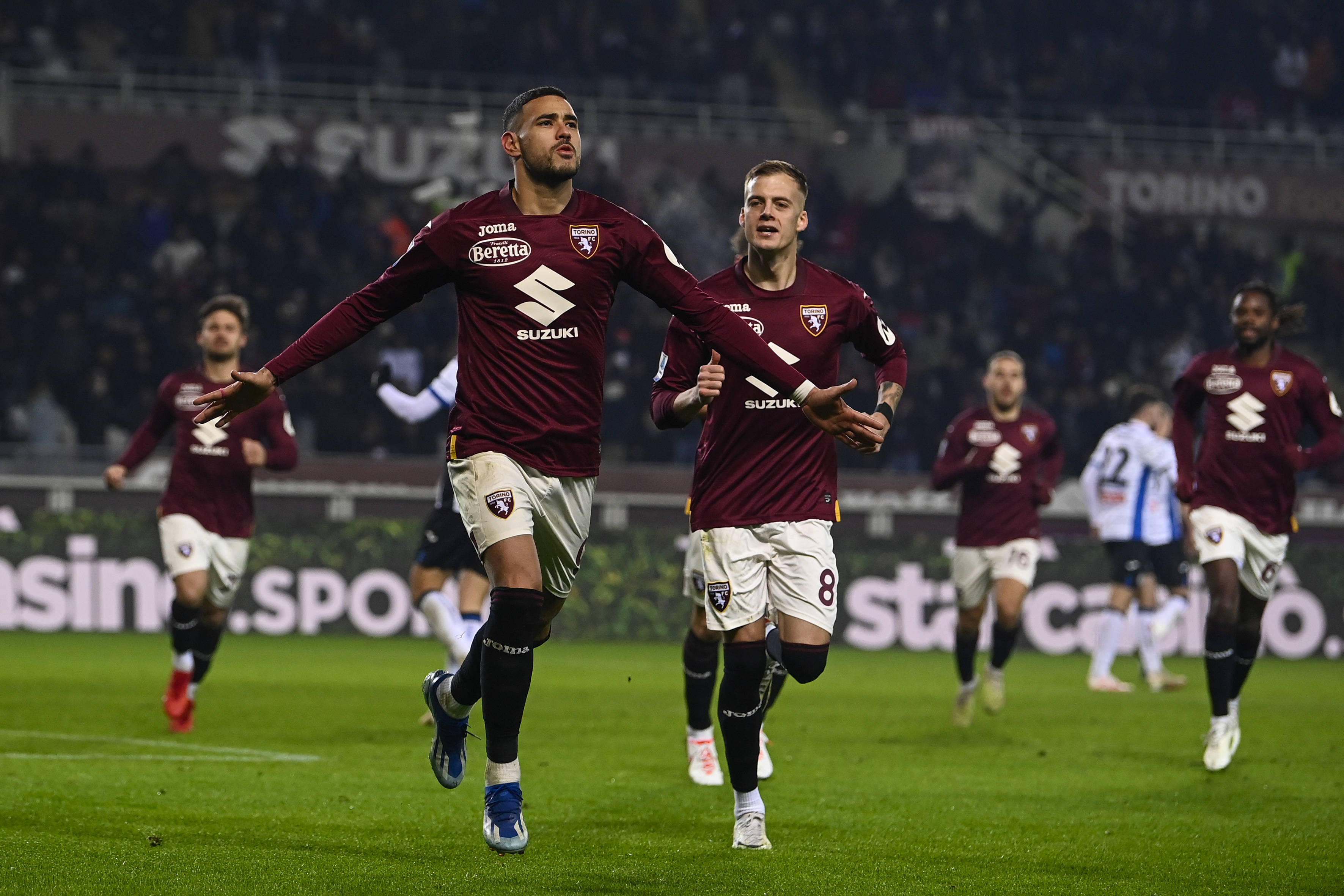 帕尔马后腰发动快速反击，制造险些进球的简单介绍