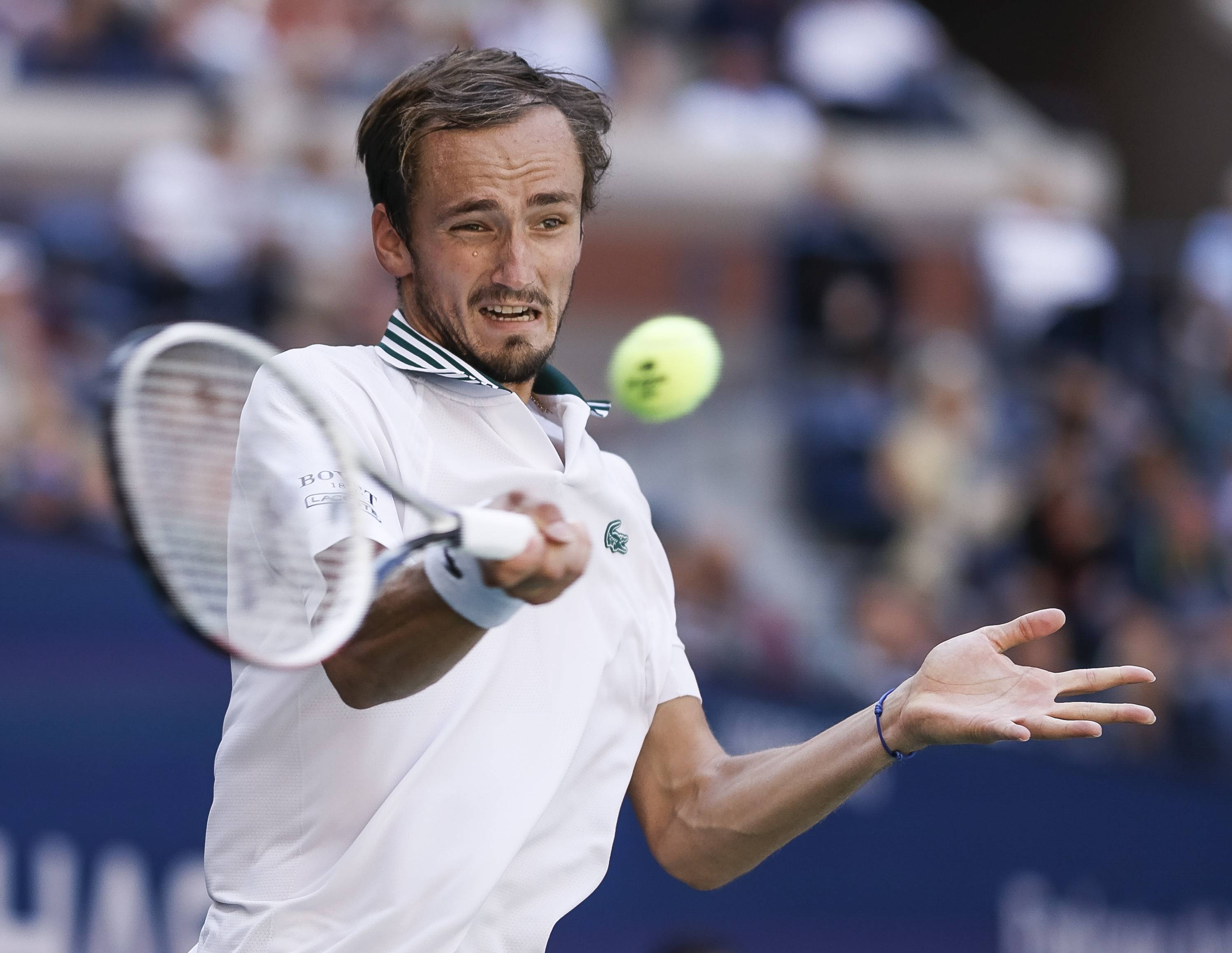 美网险胜年终总决赛，梅德韦杰夫关键制胜的简单介绍