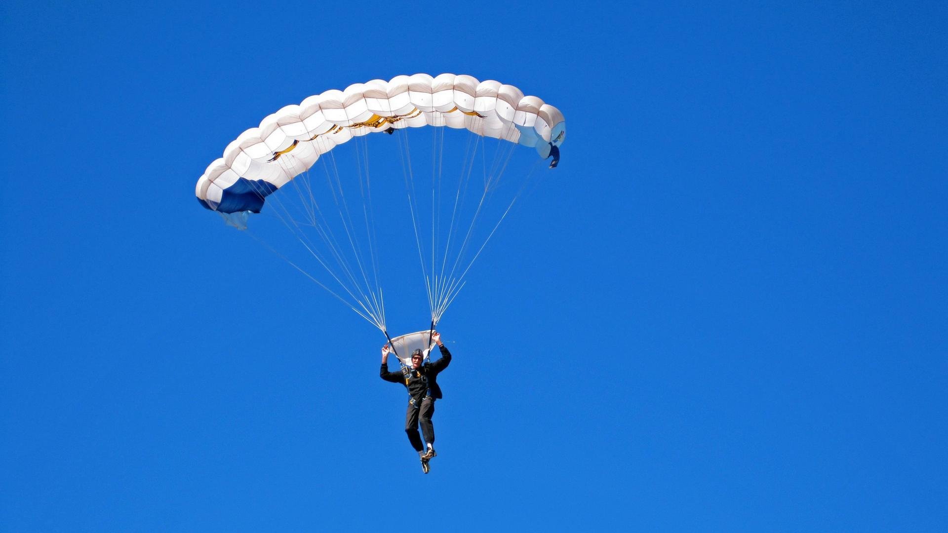 蒂亚戈·席尔瓦一锤定音，喀麦隆提前终结悬念助阿森纳登顶