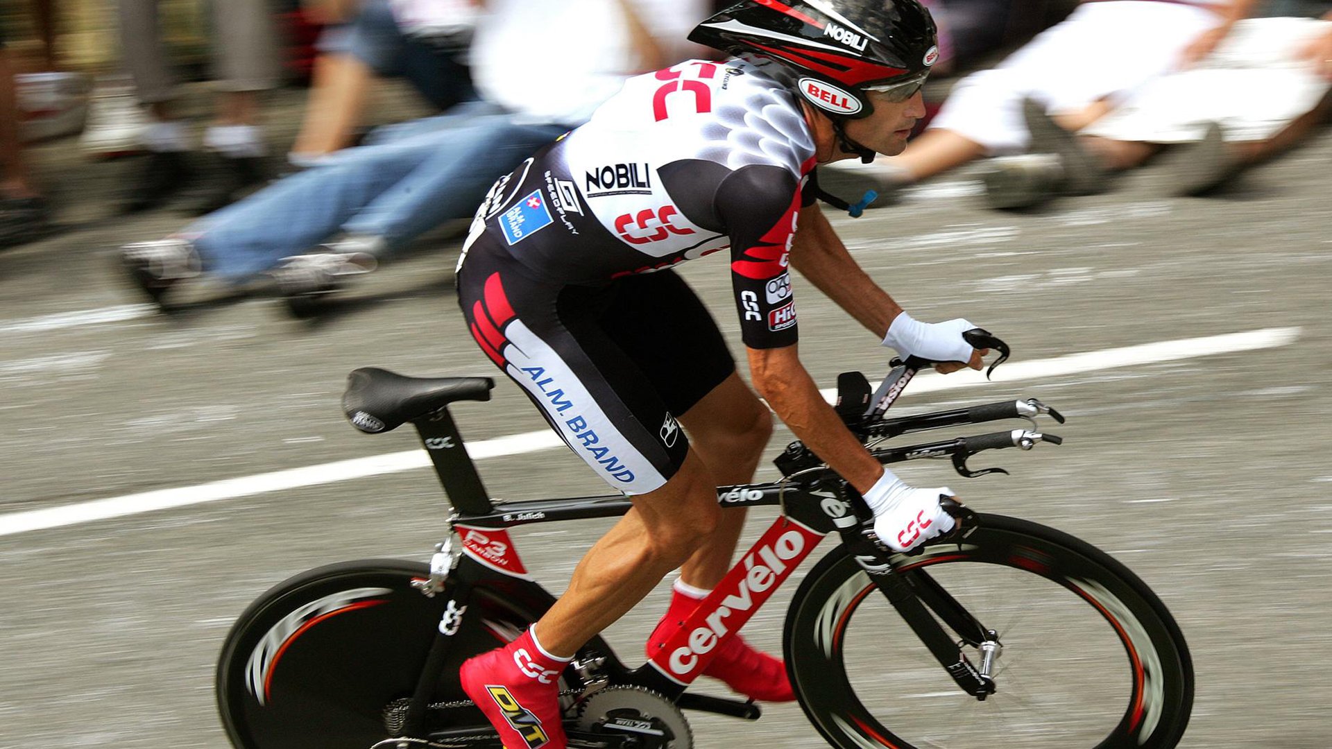 九游体育APP下载-当雄鹿用铁血防守锁死开拓者，东契奇却在德甲争冠战接管比赛—现代篮球的两种胜利哲学